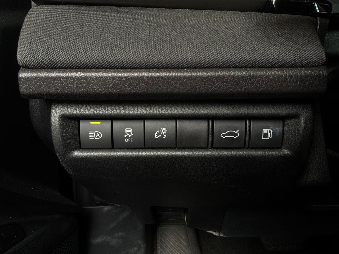 Used 2025 Toyota Camry LE FWD image 24