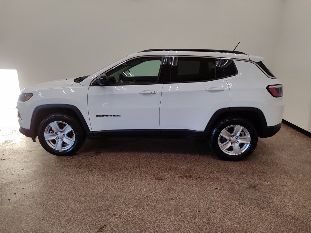 Used 2022 Jeep Compass Latitude AWD/4WD image 2
