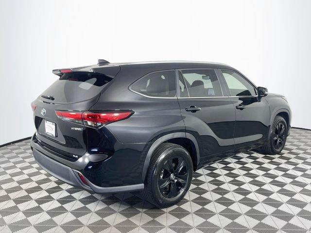 Used 2023 Toyota Highlander Bronze Edition FWD image 8