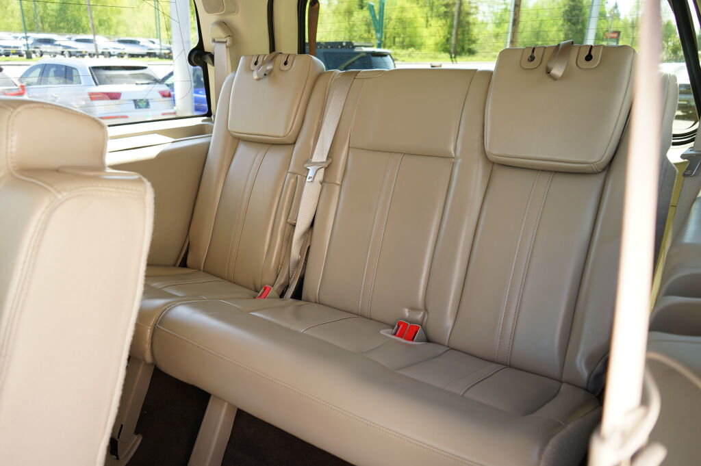 Used 2016 Lincoln Navigator Select AWD/4WD image 17