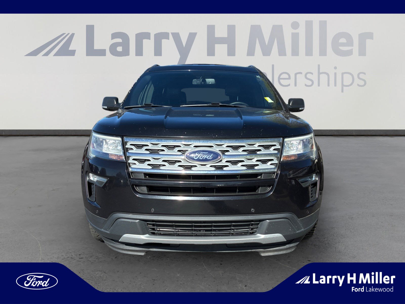 Used 2019 Ford Explorer XLT w/ Equipment Group 202A AWD/4WD image 8