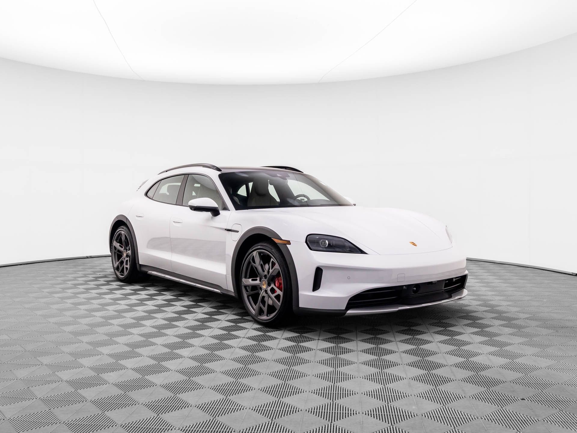 New 2025 Porsche Taycan 4S image 6