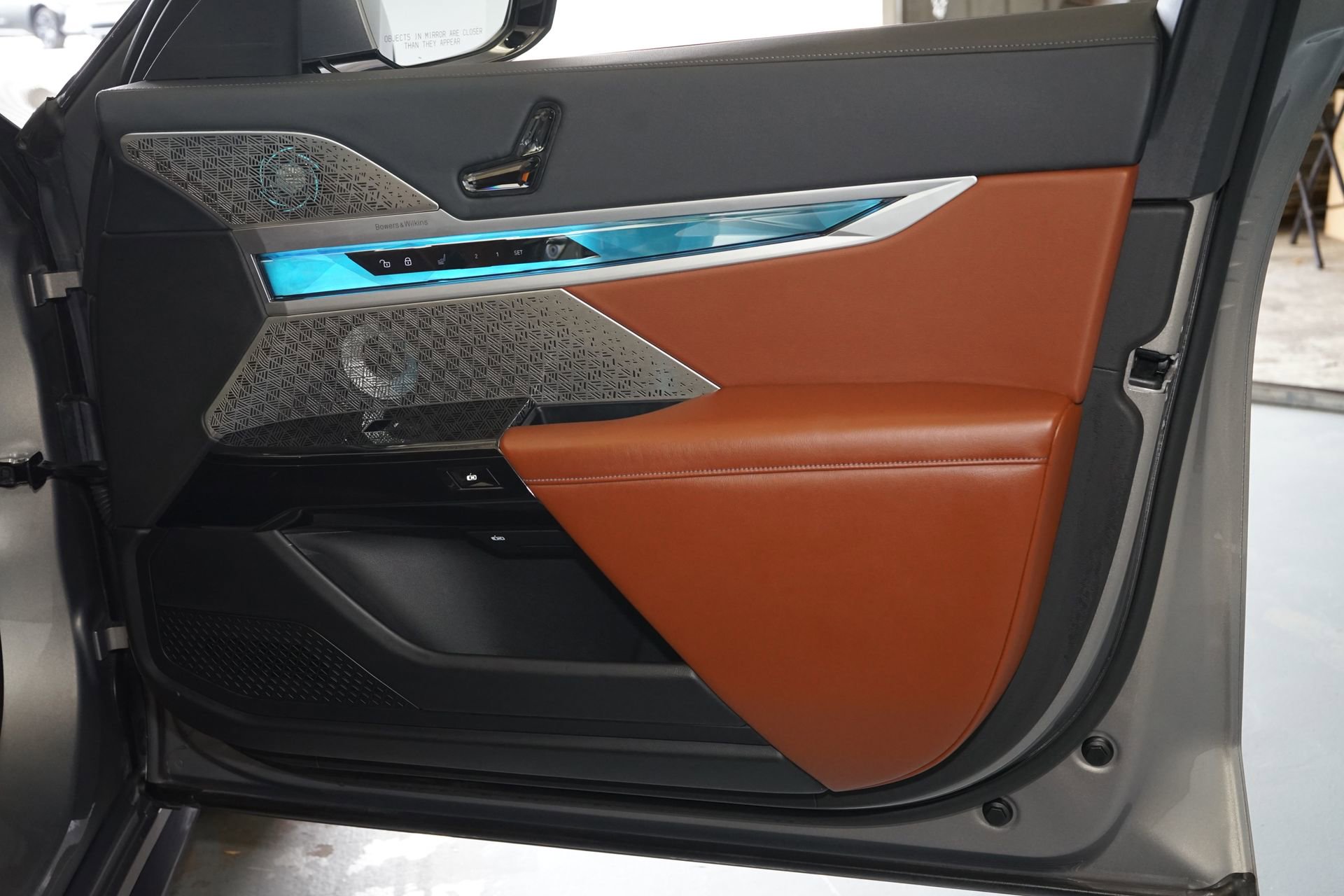 Used 2023 BMW 740i image 27