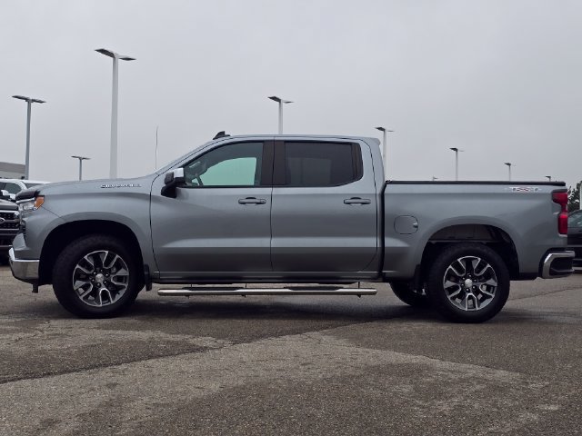 Used 2023 Chevrolet Silverado 1500 LT AWD/4WD image 29