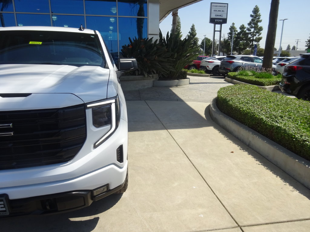 Certified 2023 GMC Sierra 1500 Elevation w/ LPO, Elevation Black Package AWD/4WD image 31