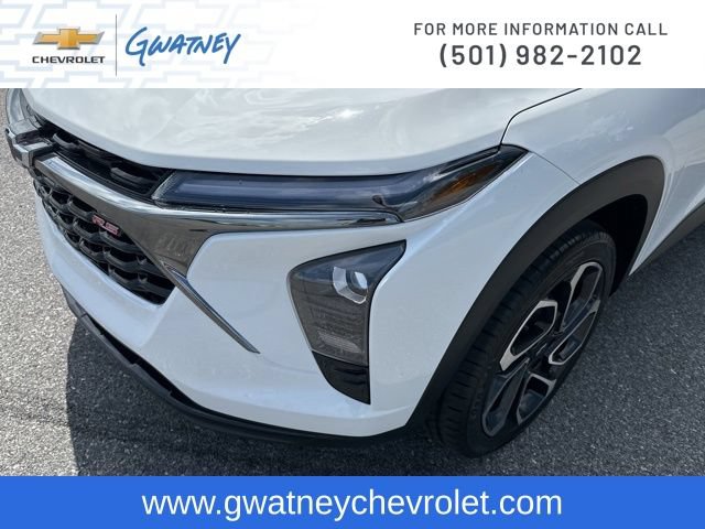 Used 2025 Chevrolet Trax RS w/ Driver Confidence Package FWD image 14