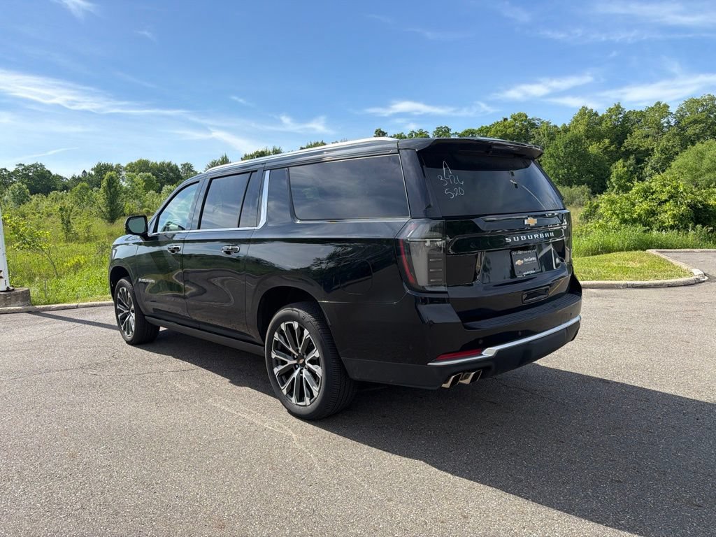 Used 2025 Chevrolet Suburban High Country AWD/4WD image 7