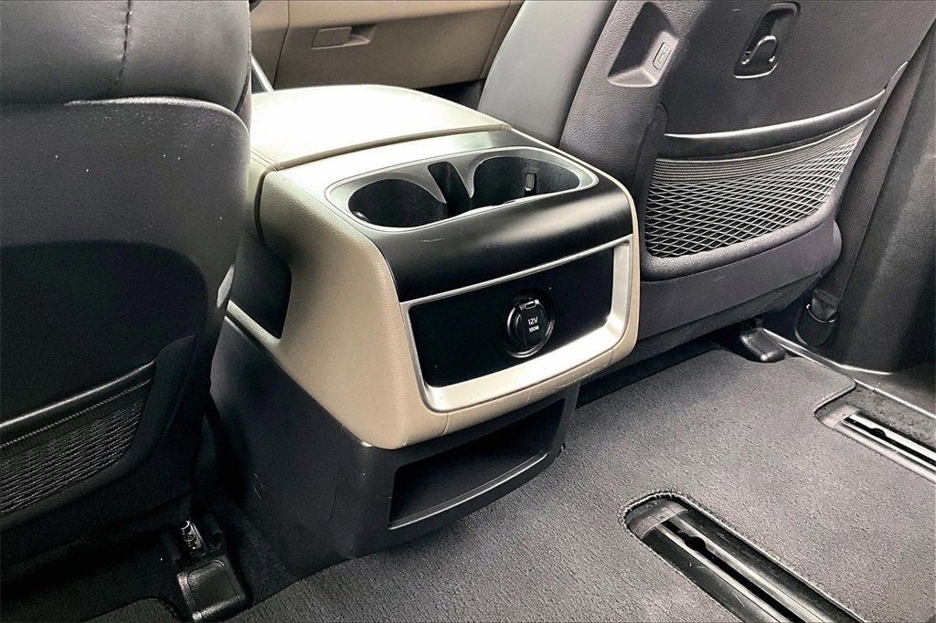 Used 2025 Kia Carnival image 34