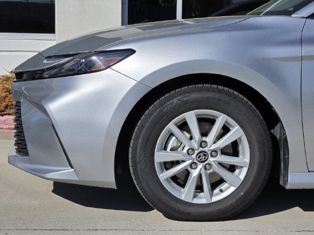 Used 2026 Toyota Camry LE FWD image 8