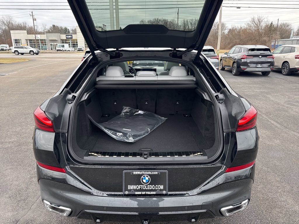 New 2026 BMW X6 xDrive40i w/ Climate Comfort Package image 21