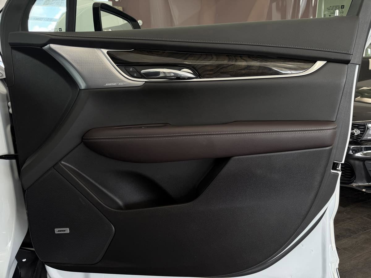 Used 2024 Cadillac XT6 Premium Luxury w/ Technology Package image 36