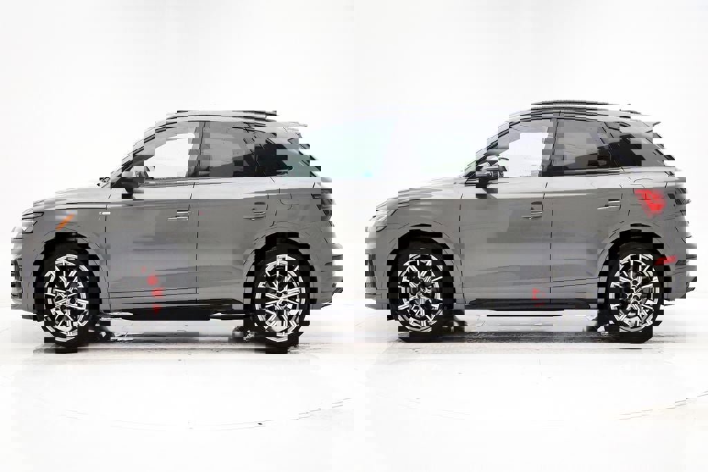 Used 2024 Audi Q5 e Premium Plus w/ Premium Plus Package image 5