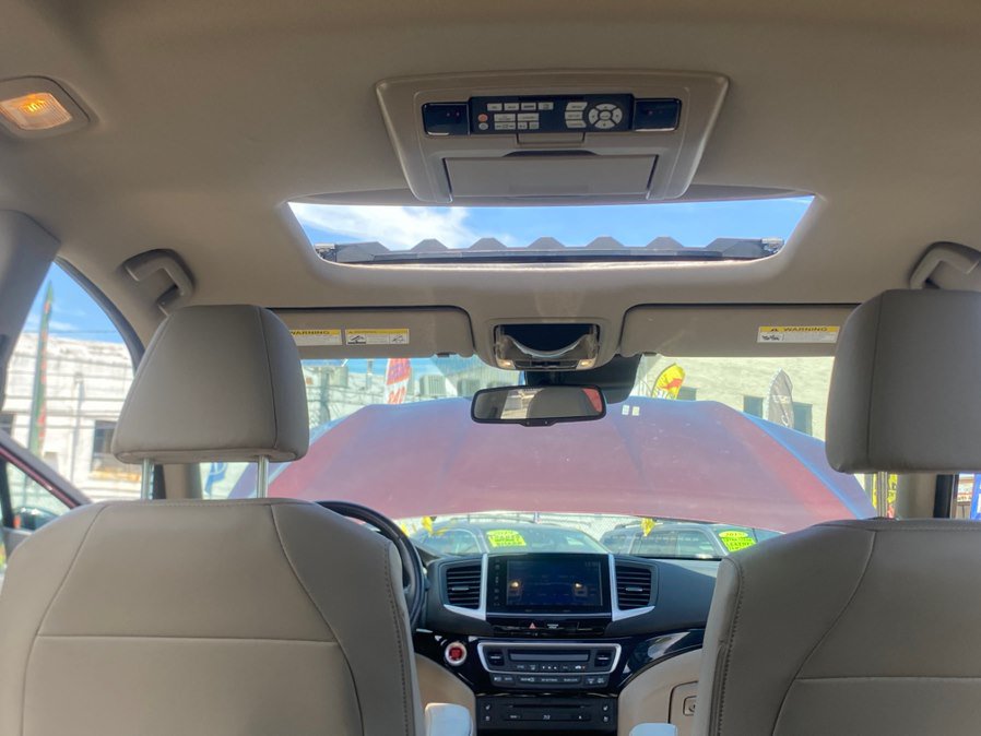 Used 2017 Honda Pilot Elite image 14