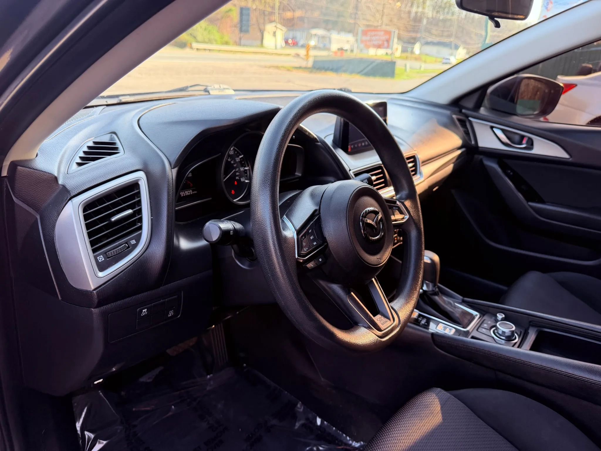 Used 2017 MAZDA MAZDA3 Sport image 23