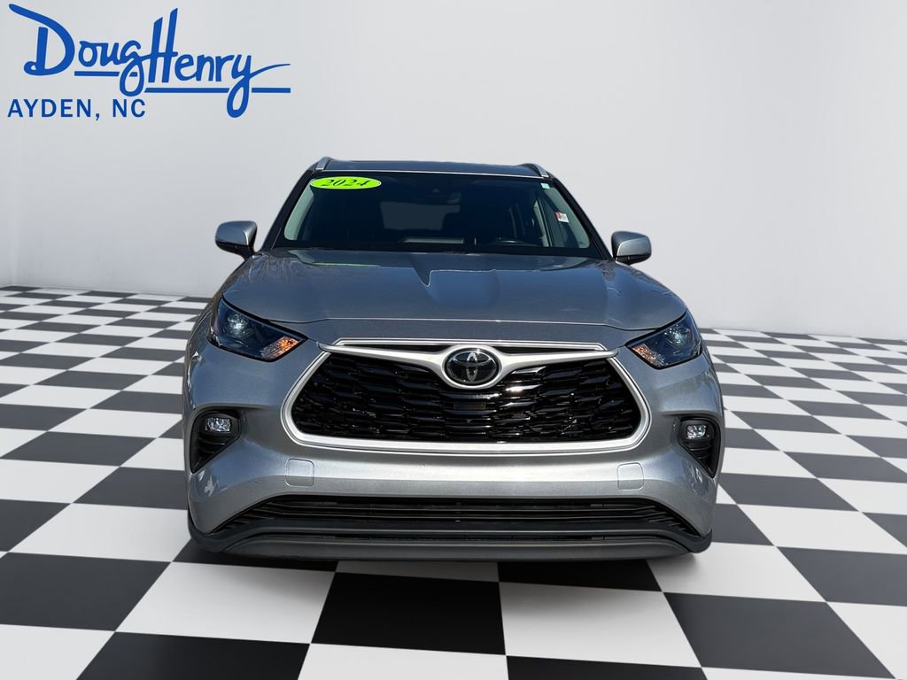 Used 2024 Toyota Highlander XLE image 8