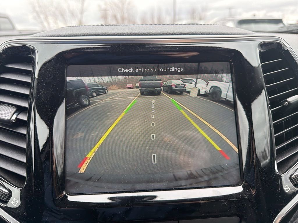 Used 2020 Jeep Cherokee Limited image 7