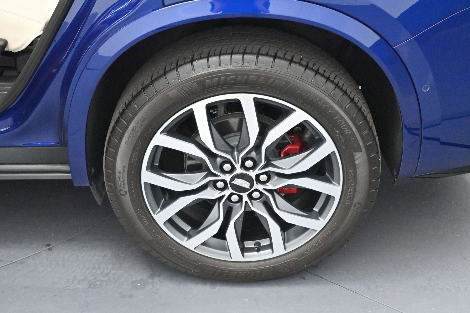 Certified 2024 Cadillac XT6 Sport w/ Technology Package AWD/4WD image 35