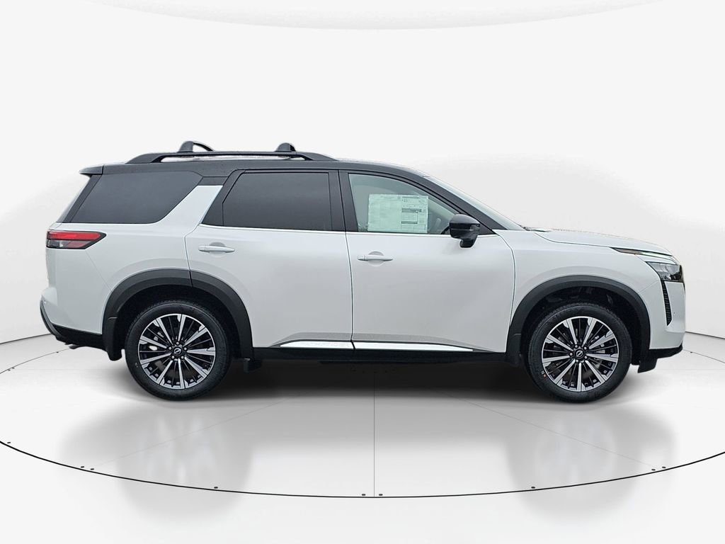 New 2026 Nissan Pathfinder Platinum image 2