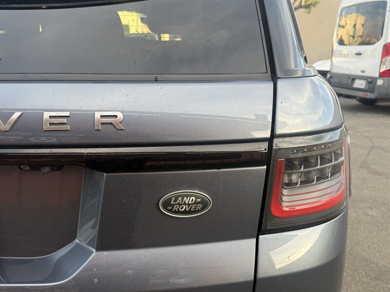 Used 2019 Land Rover Range Rover Sport SE AWD/4WD image 15