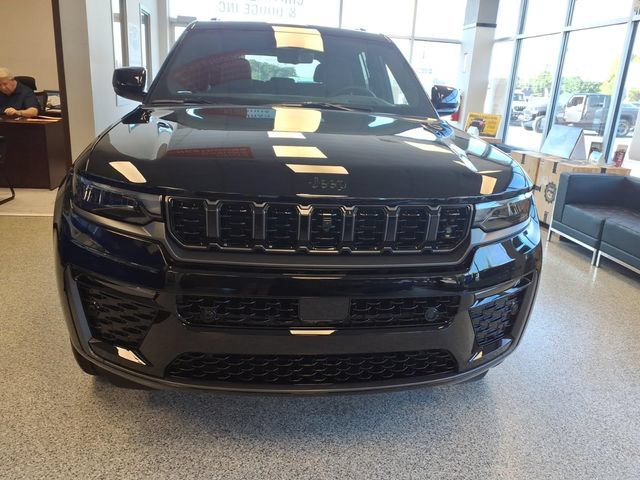 New 2027 Jeep Grand Cherokee Summit w/ Obsidian Package AWD/4WD image 2