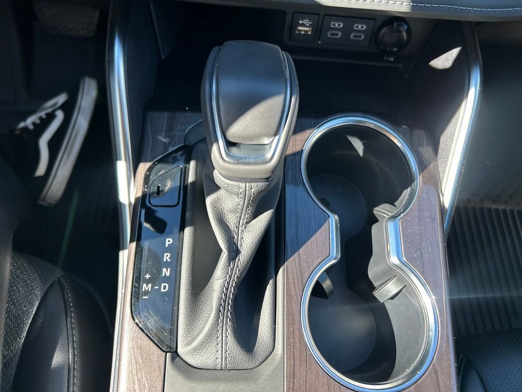 Used 2024 Toyota Highlander Limited image 31