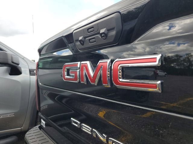 New 2026 GMC Sierra 2500 Denali w/ Denali Reserve Package image 7