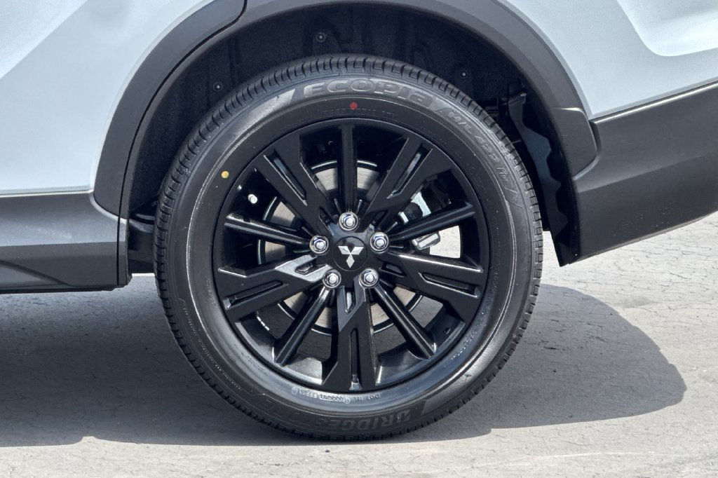 New 2026 Mitsubishi Eclipse Cross LE AWD/4WD image 29