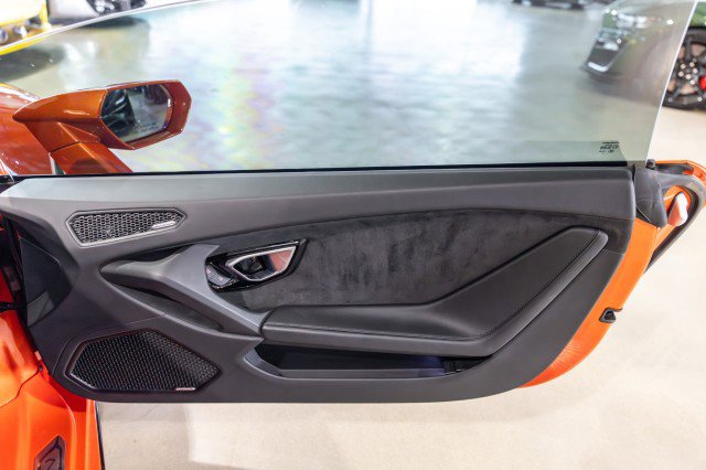 Used 2020 Lamborghini Huracan EVO AWD/4WD image 25