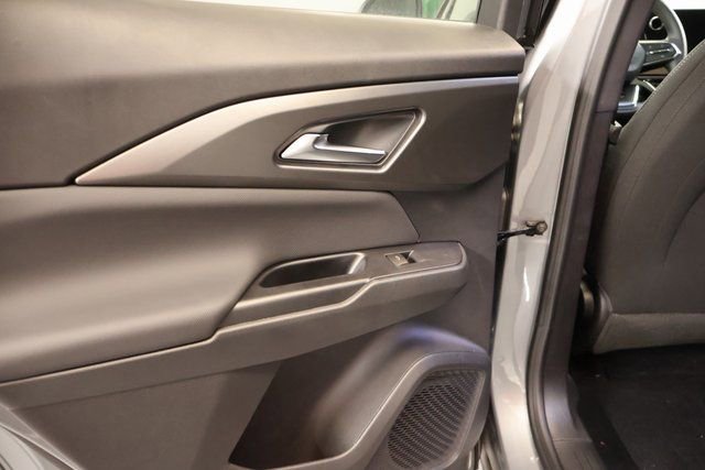 New 2026 Chevrolet Equinox EV LT image 25