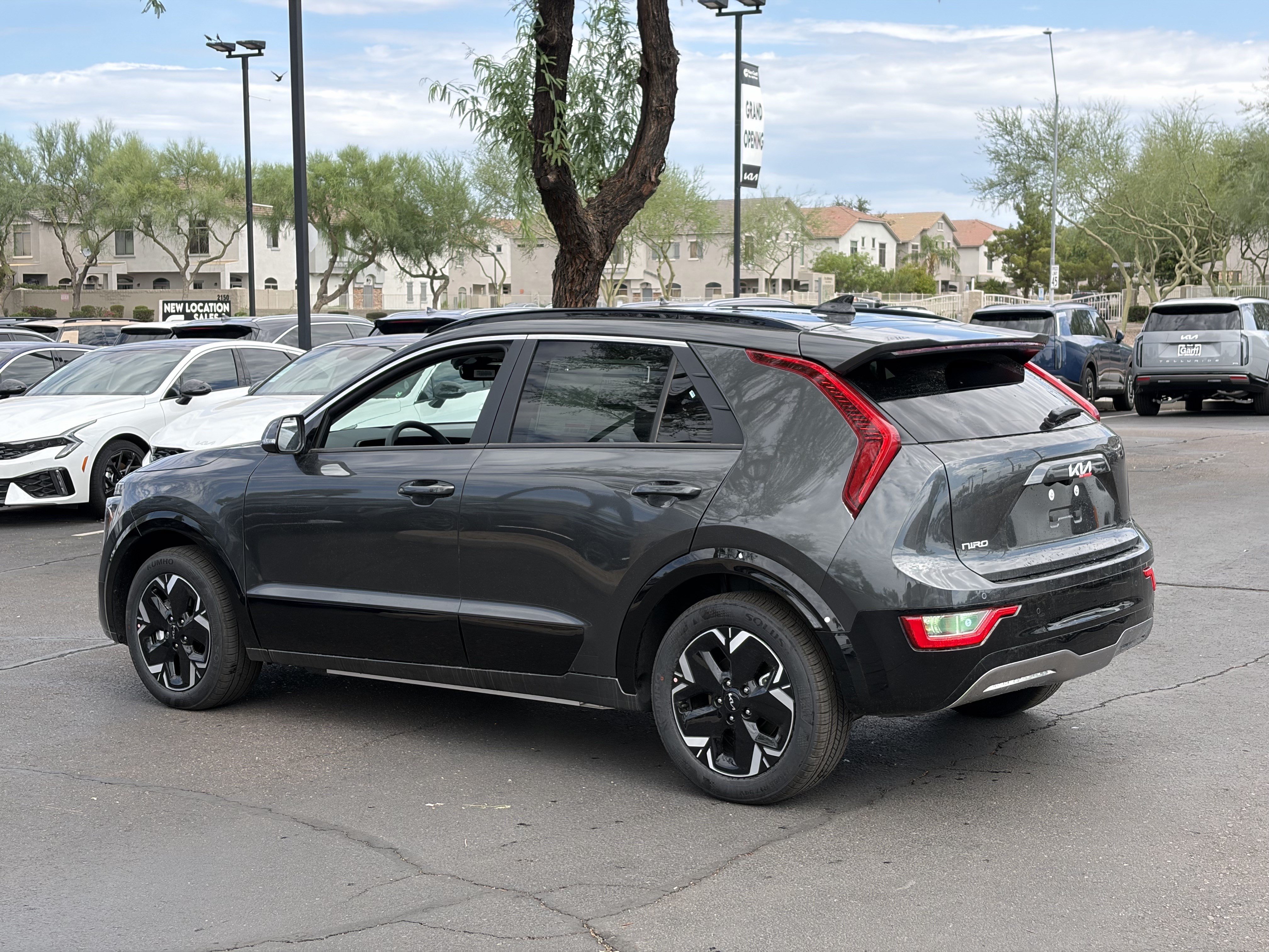 New 2026 Kia Niro Wind FWD image 3