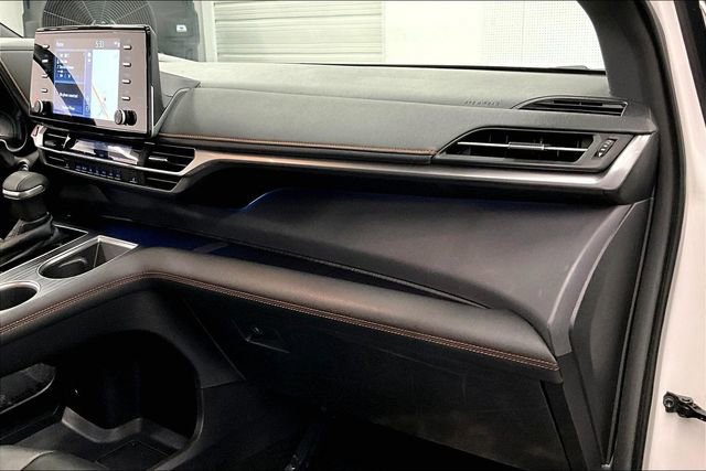 Used 2022 Toyota Sienna XSE image 17