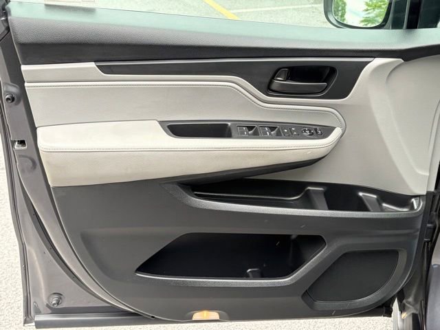 Used 2019 Honda Odyssey LX image 12