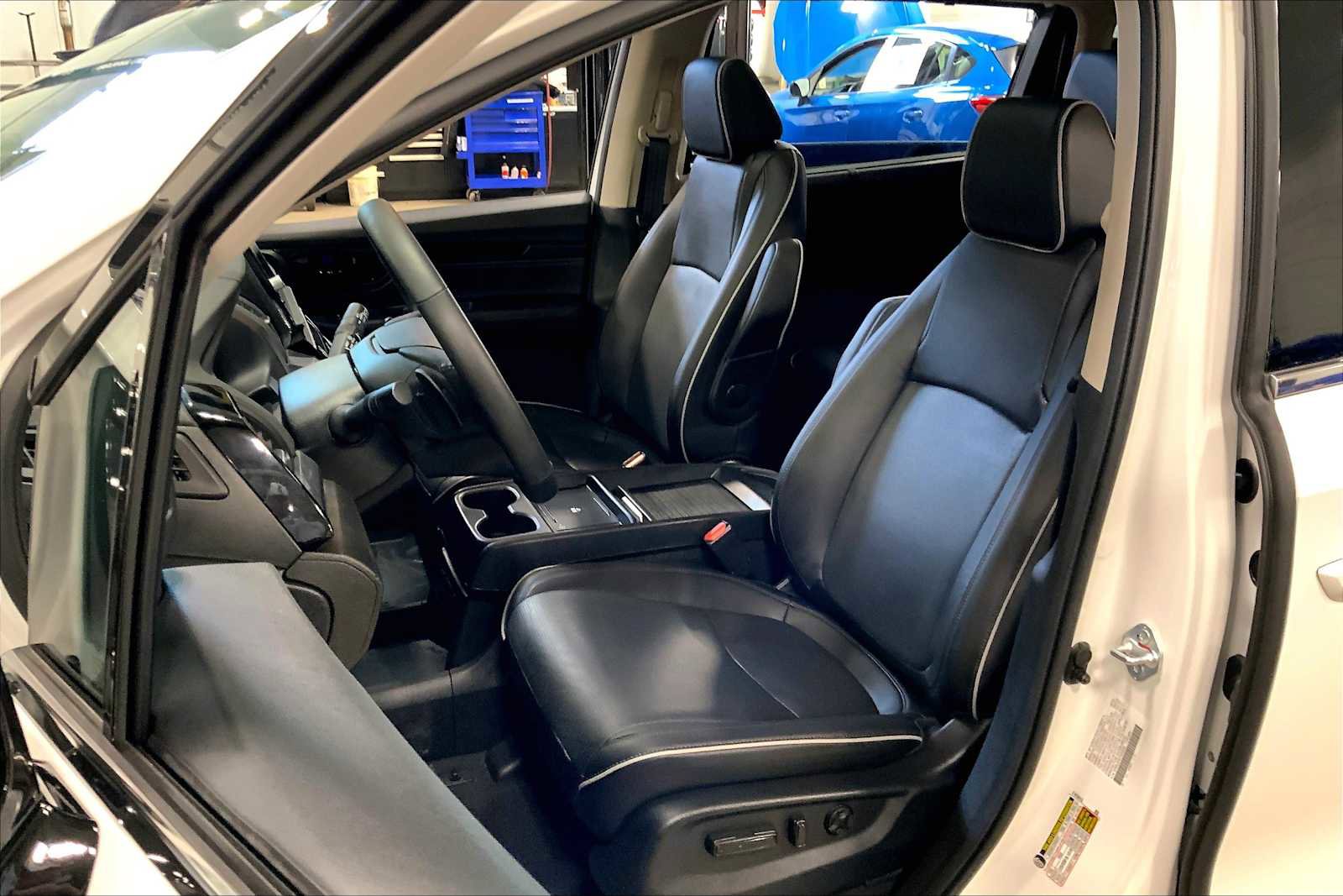 Used 2026 Honda Odyssey Elite image 8