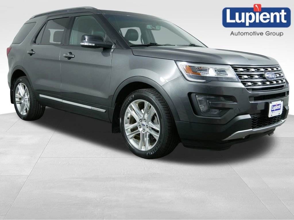 Used 2016 Ford Explorer XLT w/ Equipment Group 202A AWD/4WD image 1