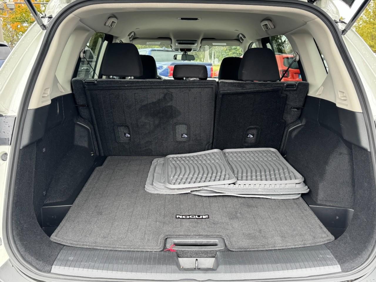 Used 2023 Nissan Rogue SV image 6