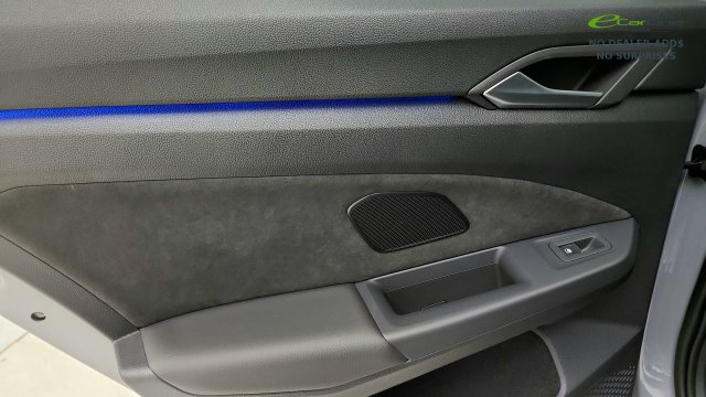 Used 2025 Volkswagen GTI SE FWD image 47