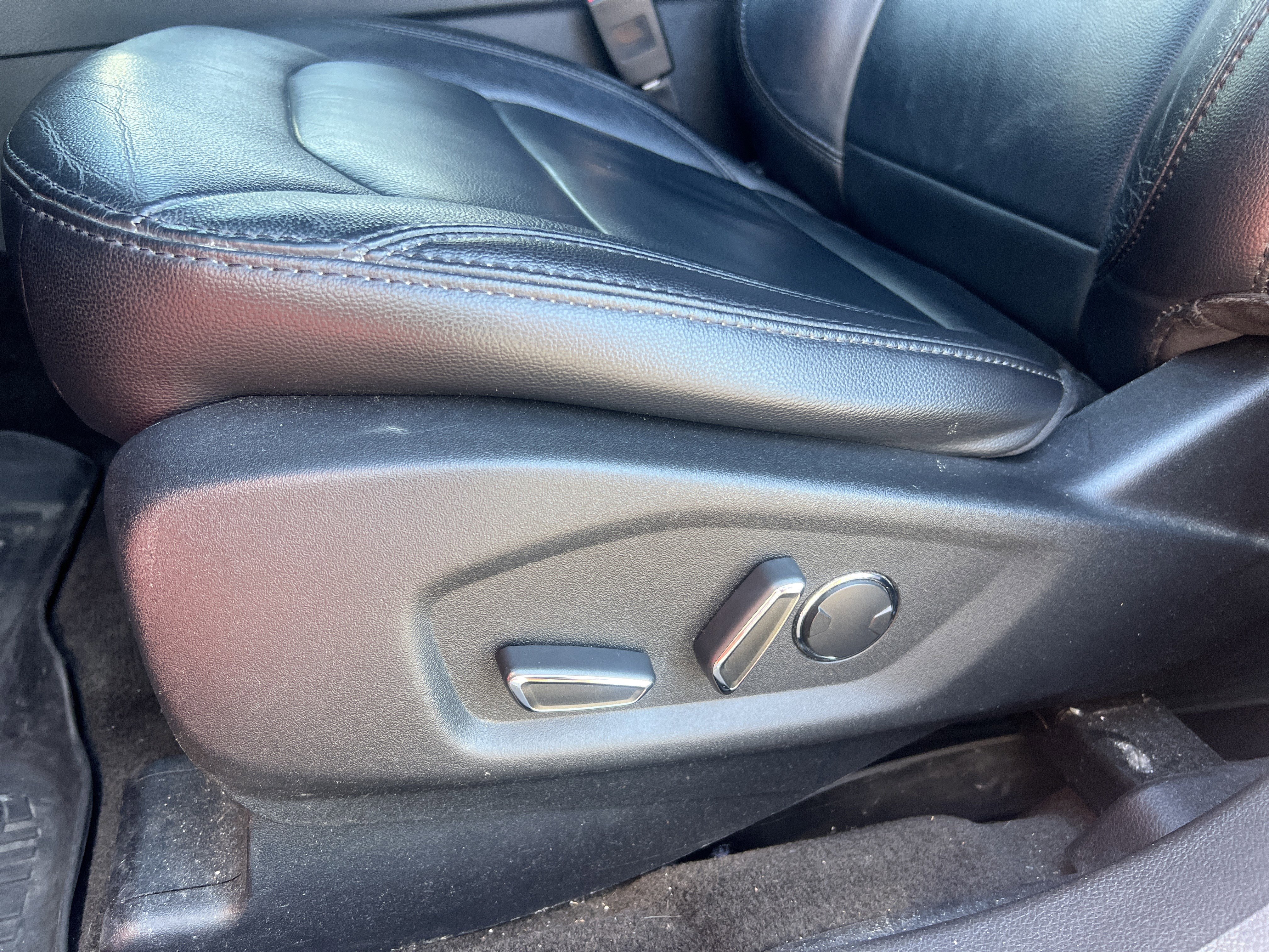 Used 2017 Ford Explorer XLT w/ Equipment Group 202A image 19