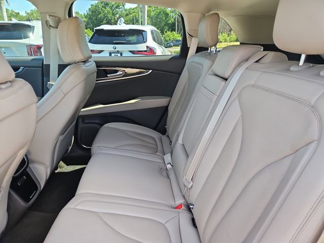 Used 2023 Lincoln Nautilus Reserve AWD/4WD image 12