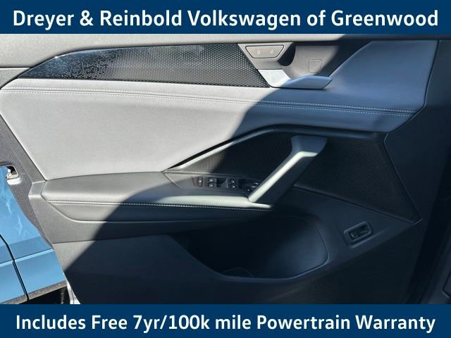 New 2025 Volkswagen Tiguan SE R-Line image 29