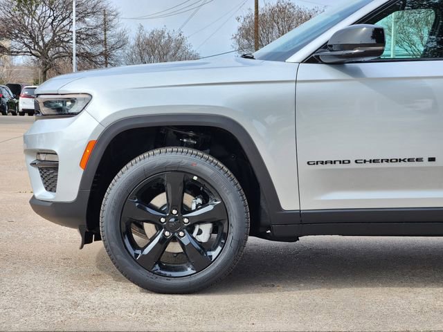 New 2025 Jeep Grand Cherokee Limited w/ Black Appearance Package RWD image 6