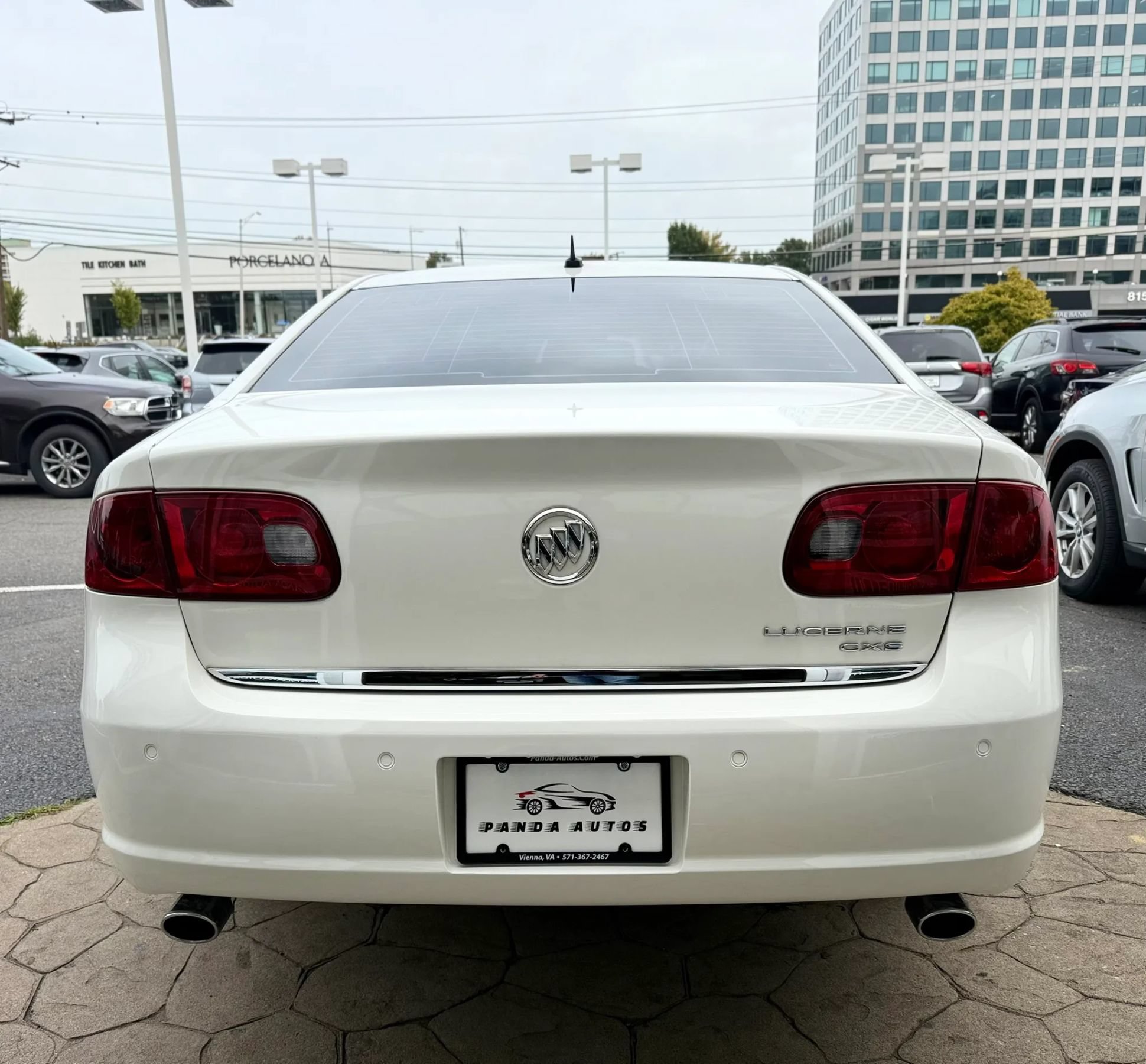 Used 2006 Buick Lucerne CXS w/ Driver Confidence Package FWD image 6