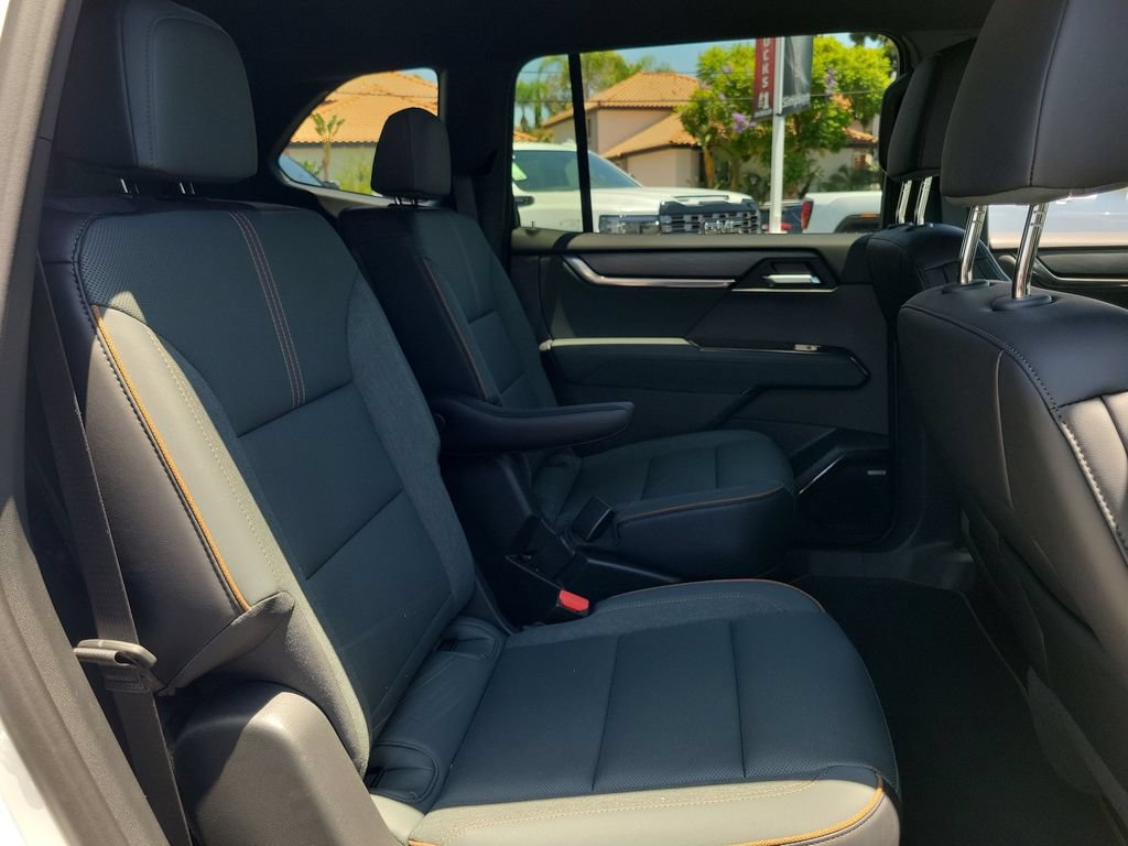 Used 2026 GMC Acadia AT4 w/ Luxury Package AWD/4WD image 27