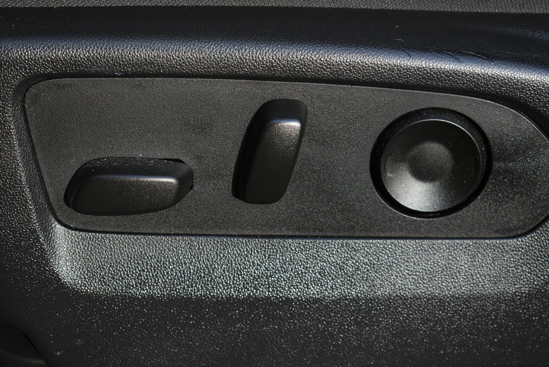 Used 2023 GMC Sierra 1500 SLE image 12