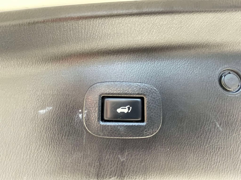 Used 2019 Nissan Armada Platinum w/ Captain's Chairs Package AWD/4WD image 12