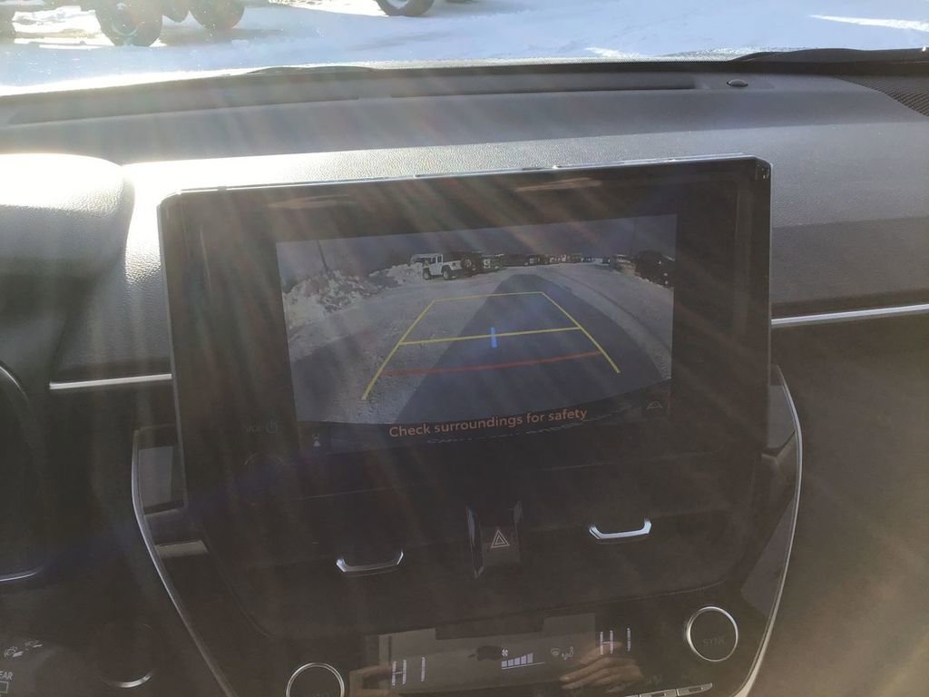 Used 2023 Toyota Corolla Cross XLE w/ Convenience Package image 16