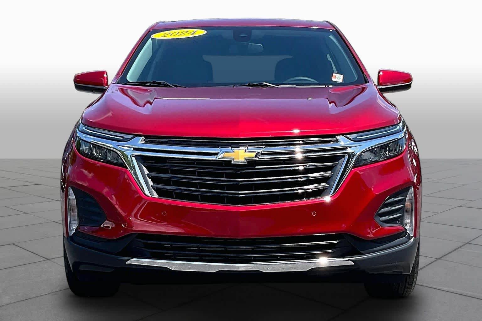 Used 2024 Chevrolet Equinox LT w/ LPO, Floor Liner Package FWD image 4