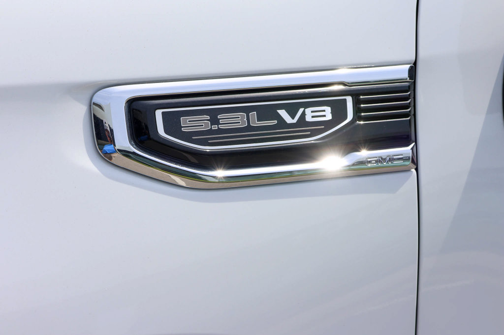 Used 2023 GMC Sierra 1500 SLE w/ X31 Off-Road Package AWD/4WD image 34