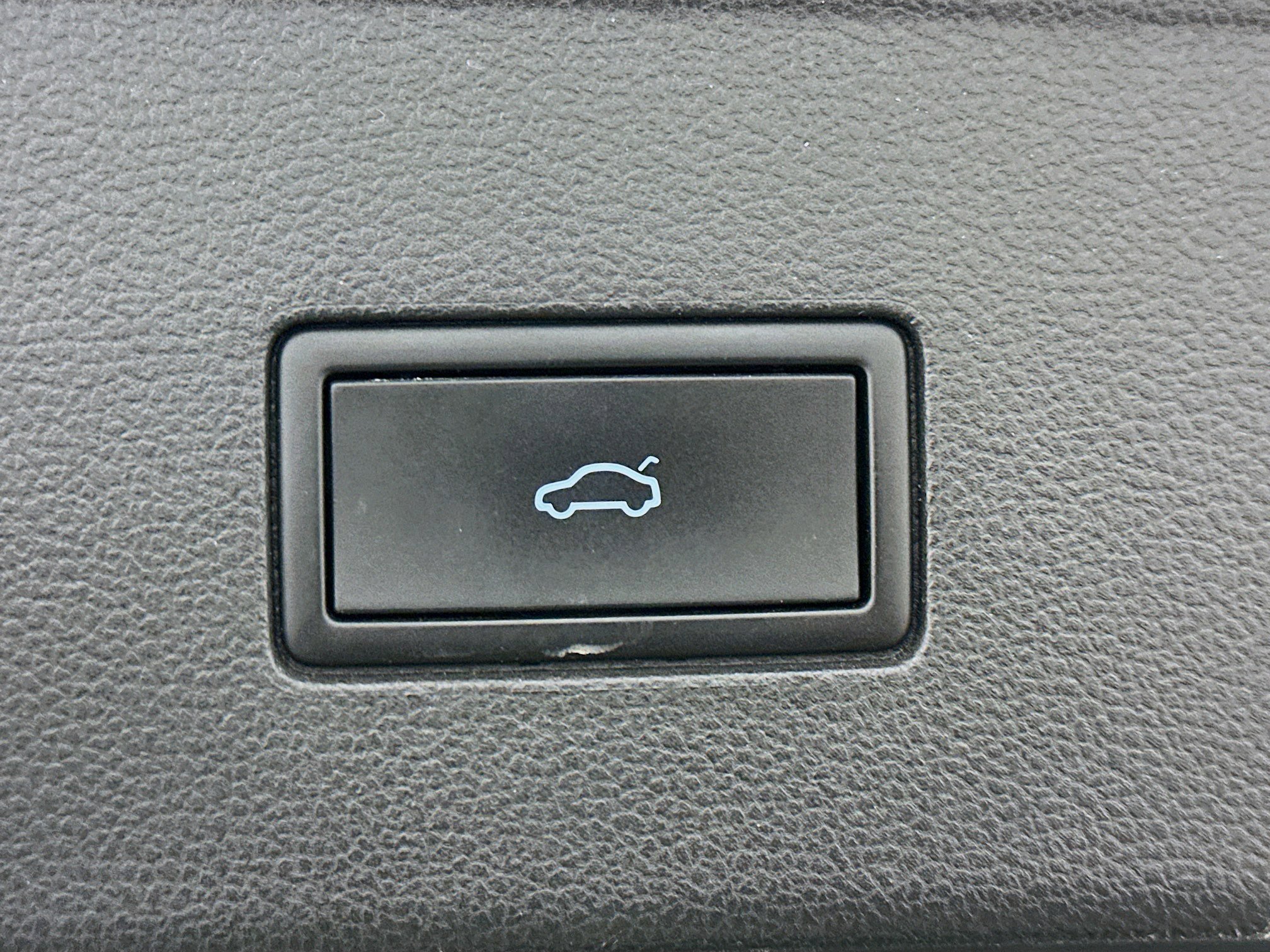 Used 2024 Volkswagen Atlas SE image 32