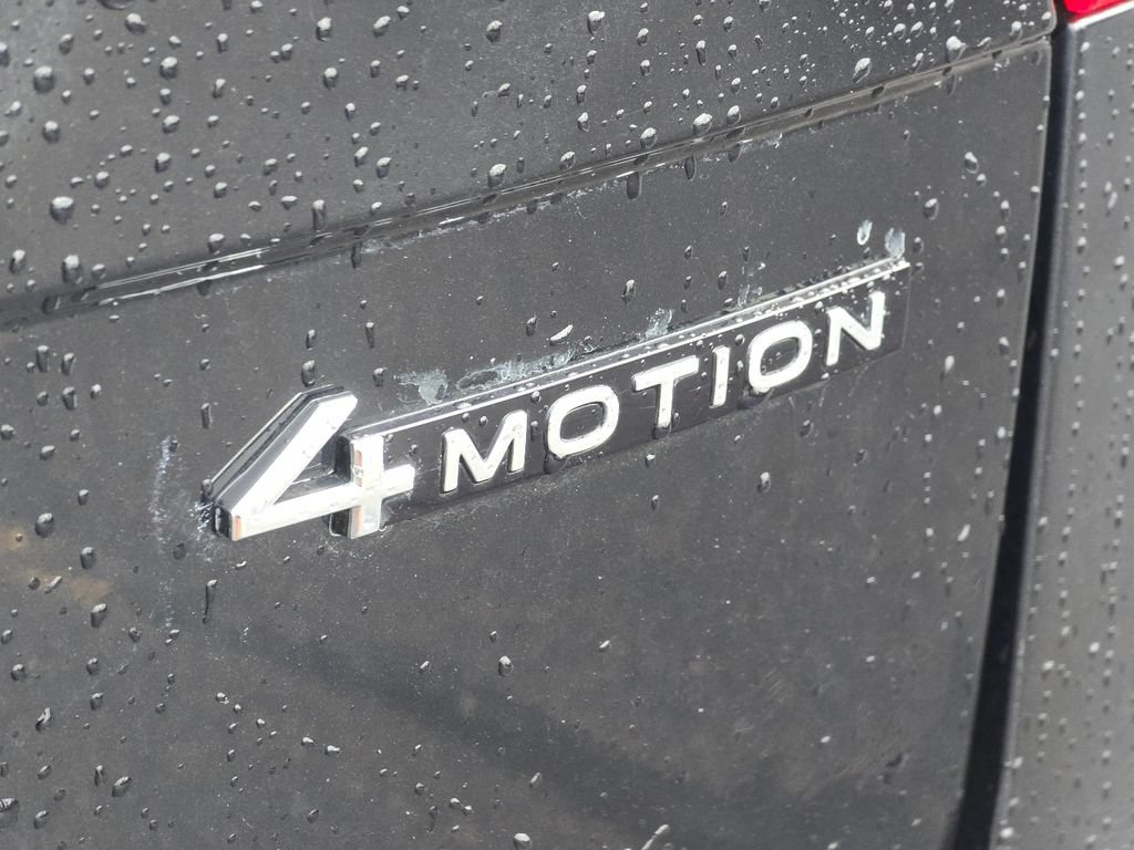 Used 2024 Volkswagen Tiguan SEL R-Line AWD/4WD image 16