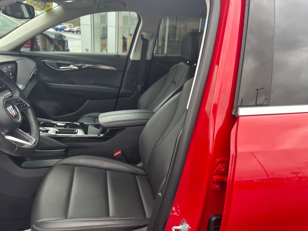Used 2025 Buick Envision Preferred image 19
